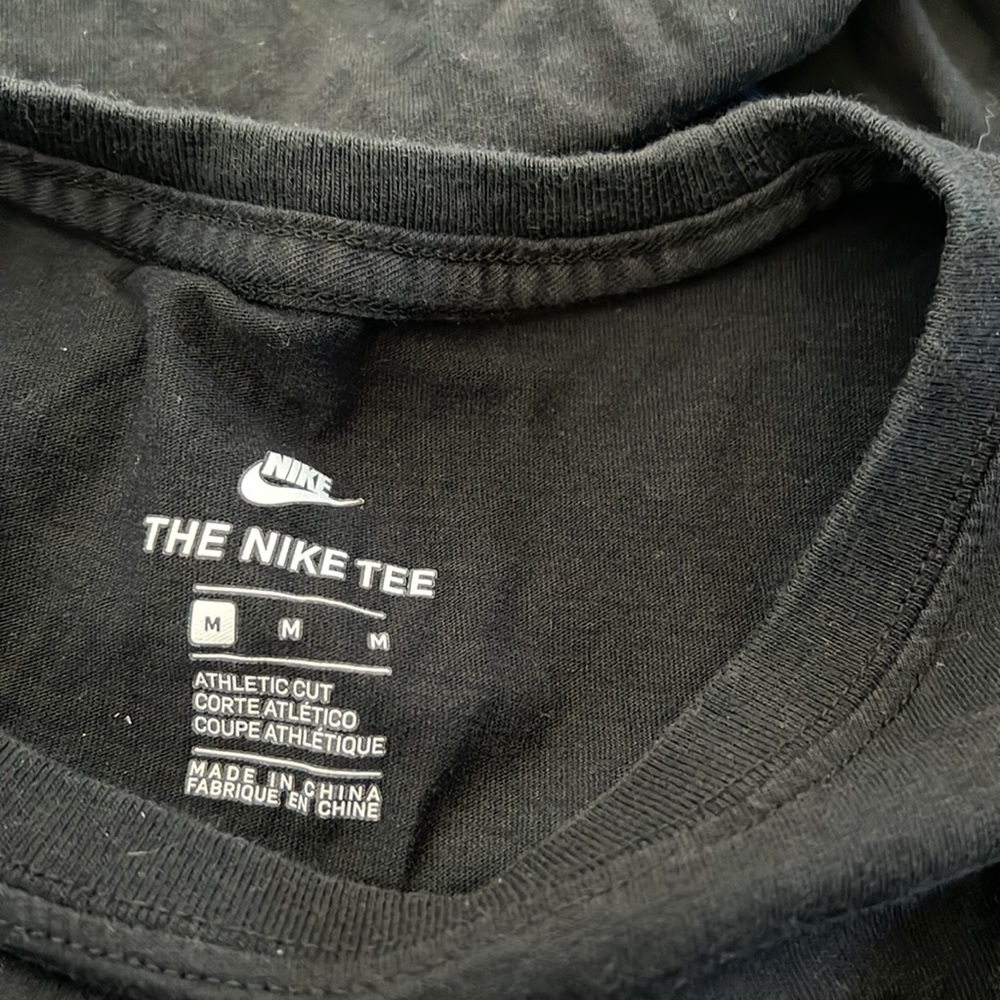 Girls Nike Tee - Picture 6 of 6